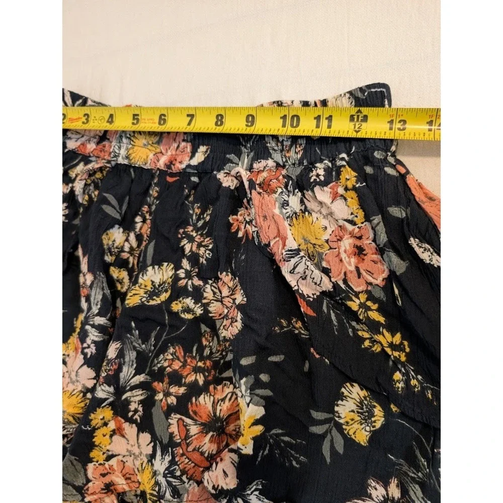 Urban‎ Outfitters BOG Collective Floral Print Shorts Women's Size S Black